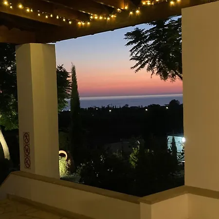 Mou Villa Peyia
